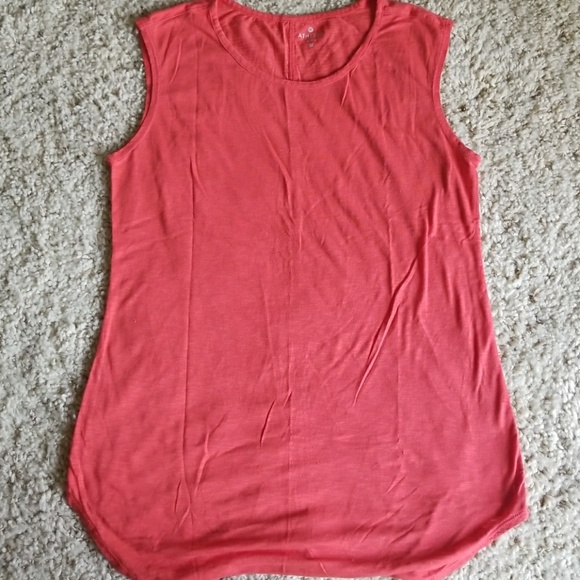 Athleta muscle tee - Picture 1 of 2